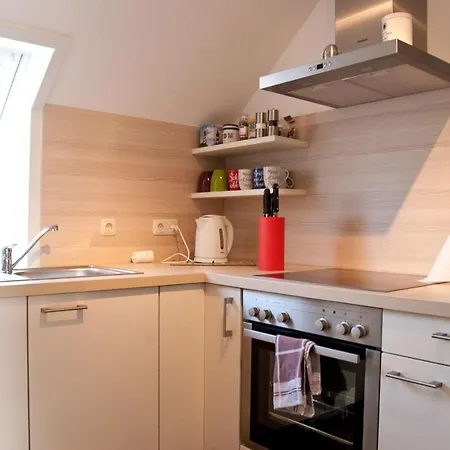 Kaept'n Nelson, App 15 アパート